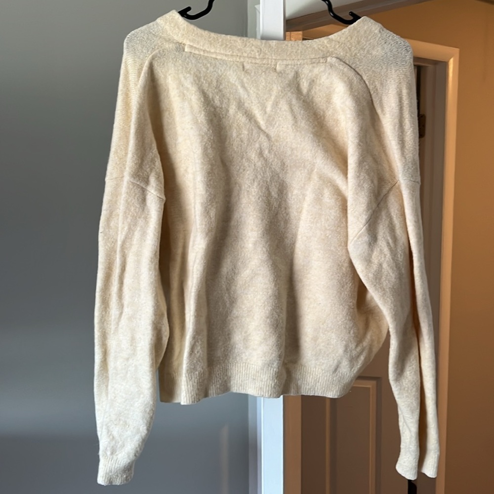 Light Yellow H&M V Neck Sweater - Picture 3 of 3